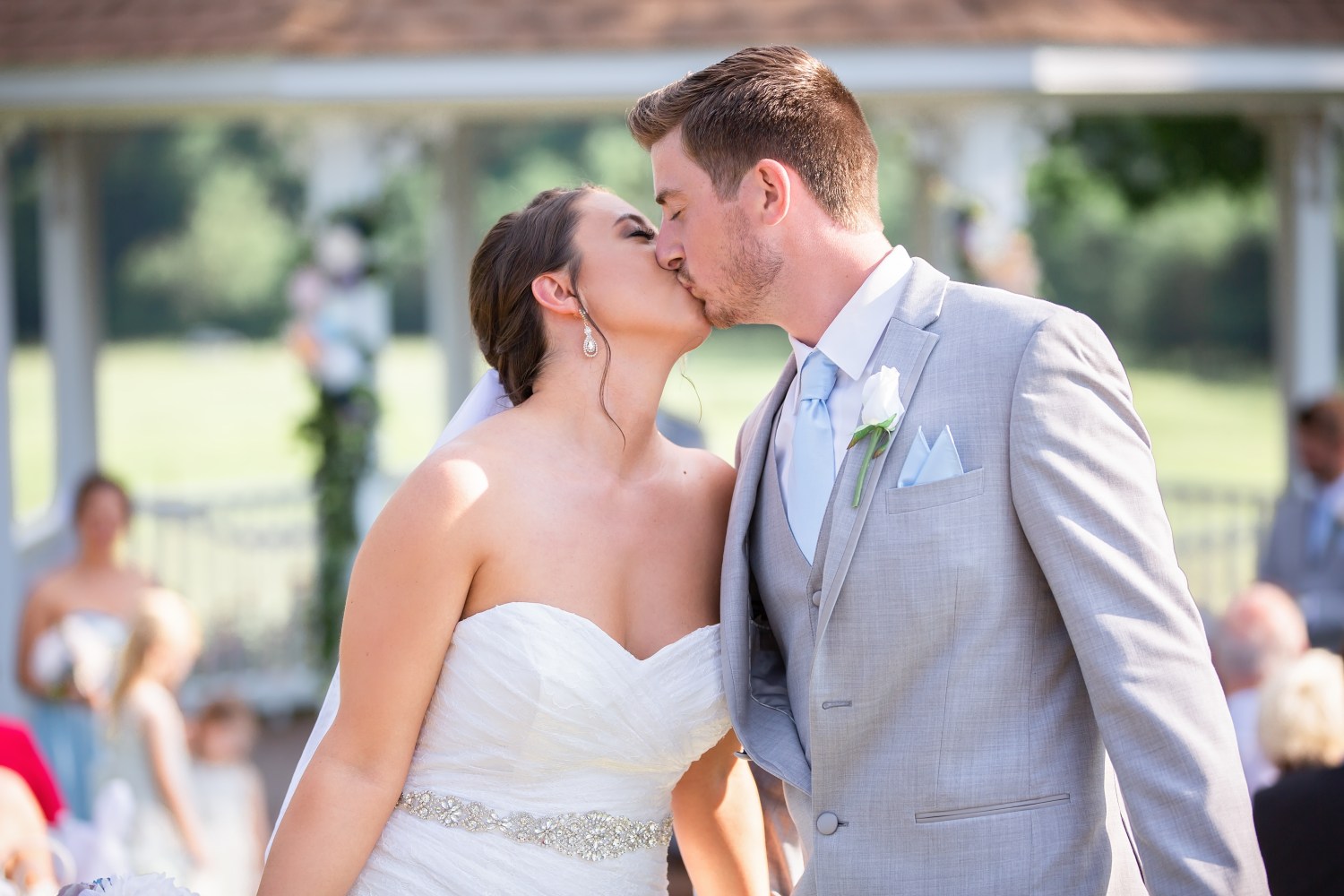 Wedding ceremony at Rock Creek Farm in Gallatin Tn - Nashville Photographer
