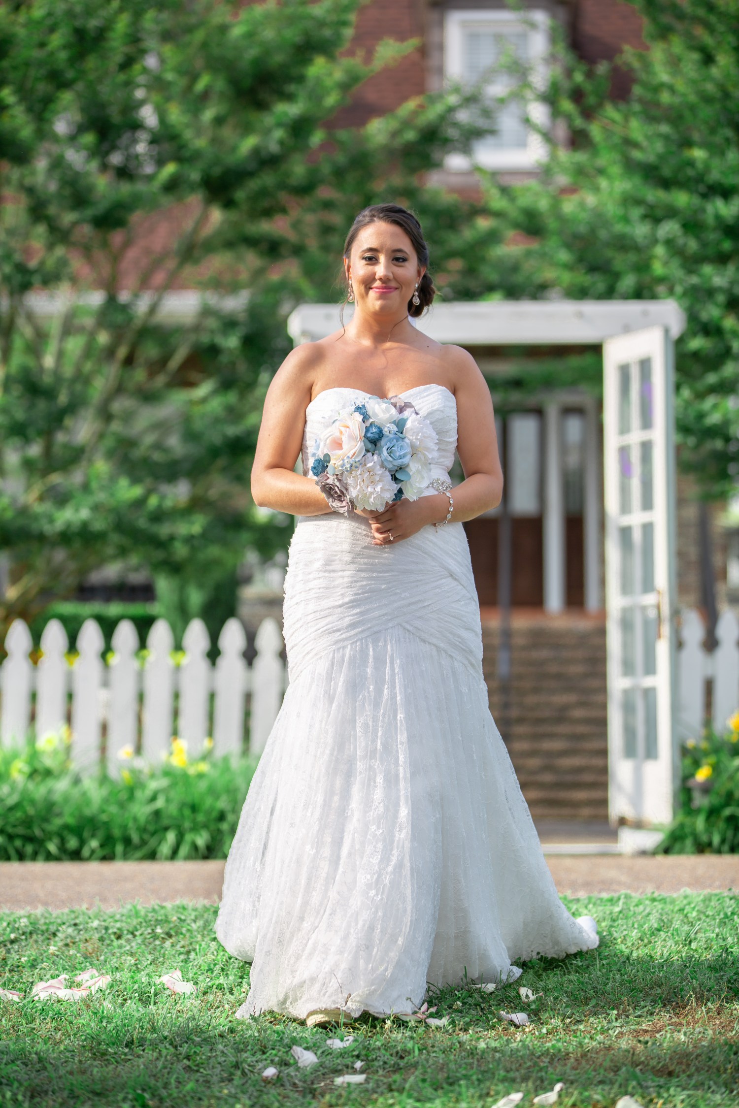 Wedding ceremony at Rock Creek Farm in Gallatin Tn - Nashville Photographer