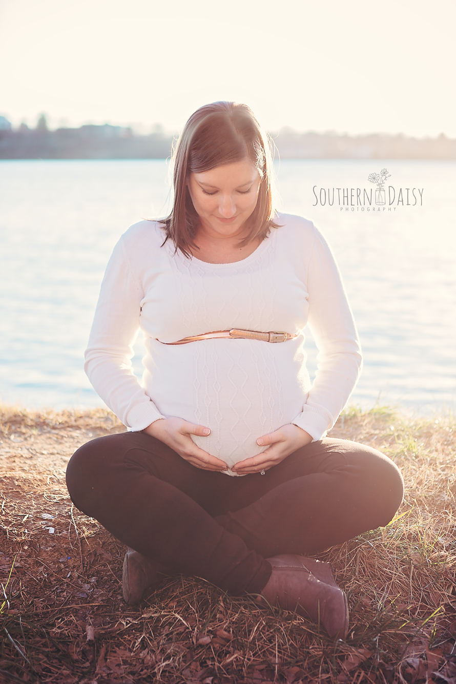 Winter Maternity Session - Southern Daisy Photography - Hendersonville, TN