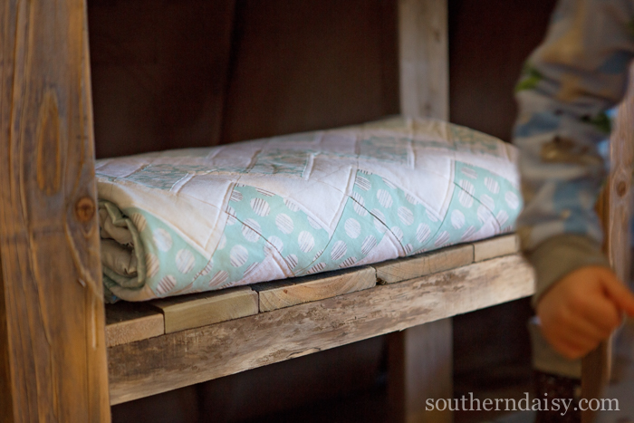 Chevron Quilt {Free Pattern} - southerndaisy.com