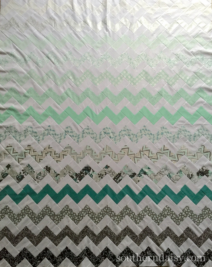 Chevron Quilt {Free Pattern} - southerndaisy.com