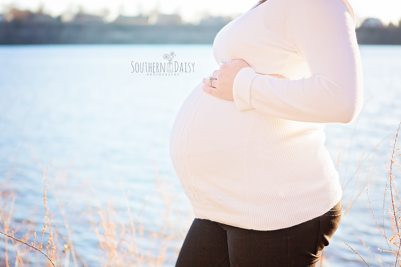 Winter Maternity Session - Southern Daisy Photography - Hendersonville, TN